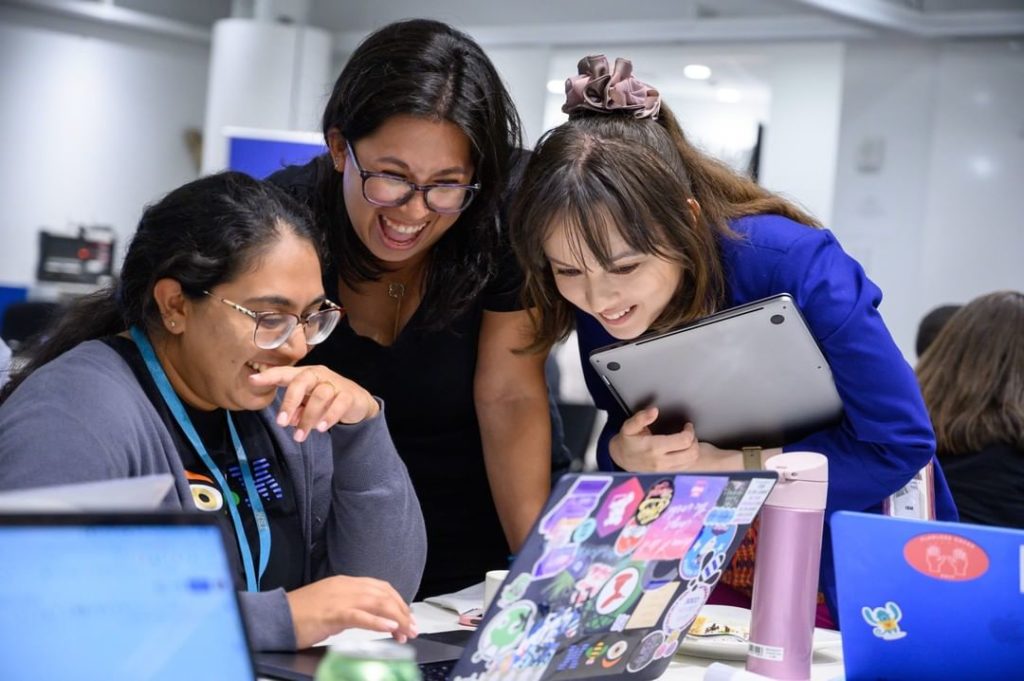 GIrls Who Code | Beauty by Earth