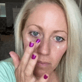 How to Apply Coffee Bean Eye Cream